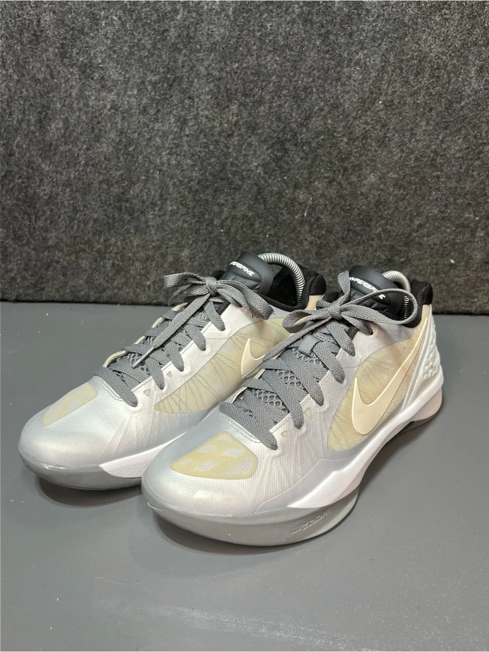 Nike Volley Zoom Hyperspike Women’s Size 8